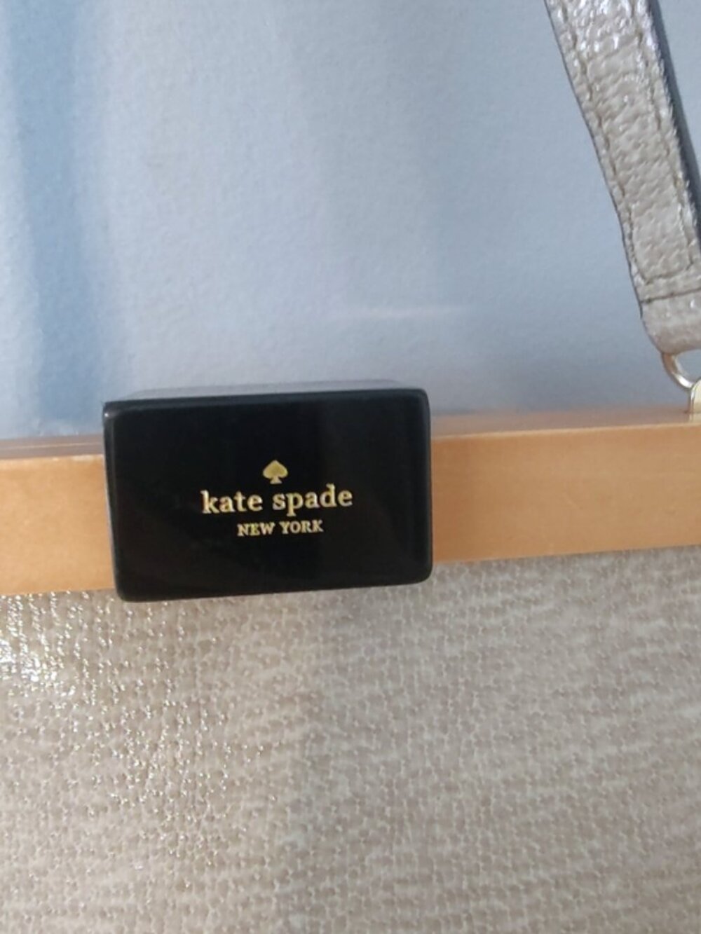 Kate Spade Zuma Beach Marga shoulder bag metallic patent leather wood EUC - Picture 3 of 9